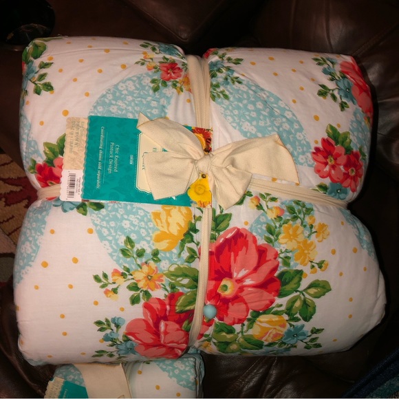 Pioneer woman vintage floral comforter full size - Picture 5 of 5